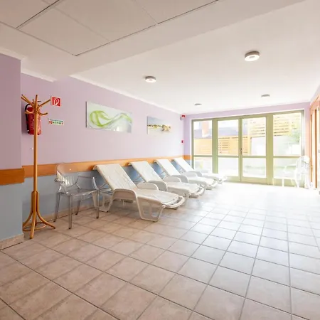 فندق مبيت وإفطار Holiday Club Hévíz